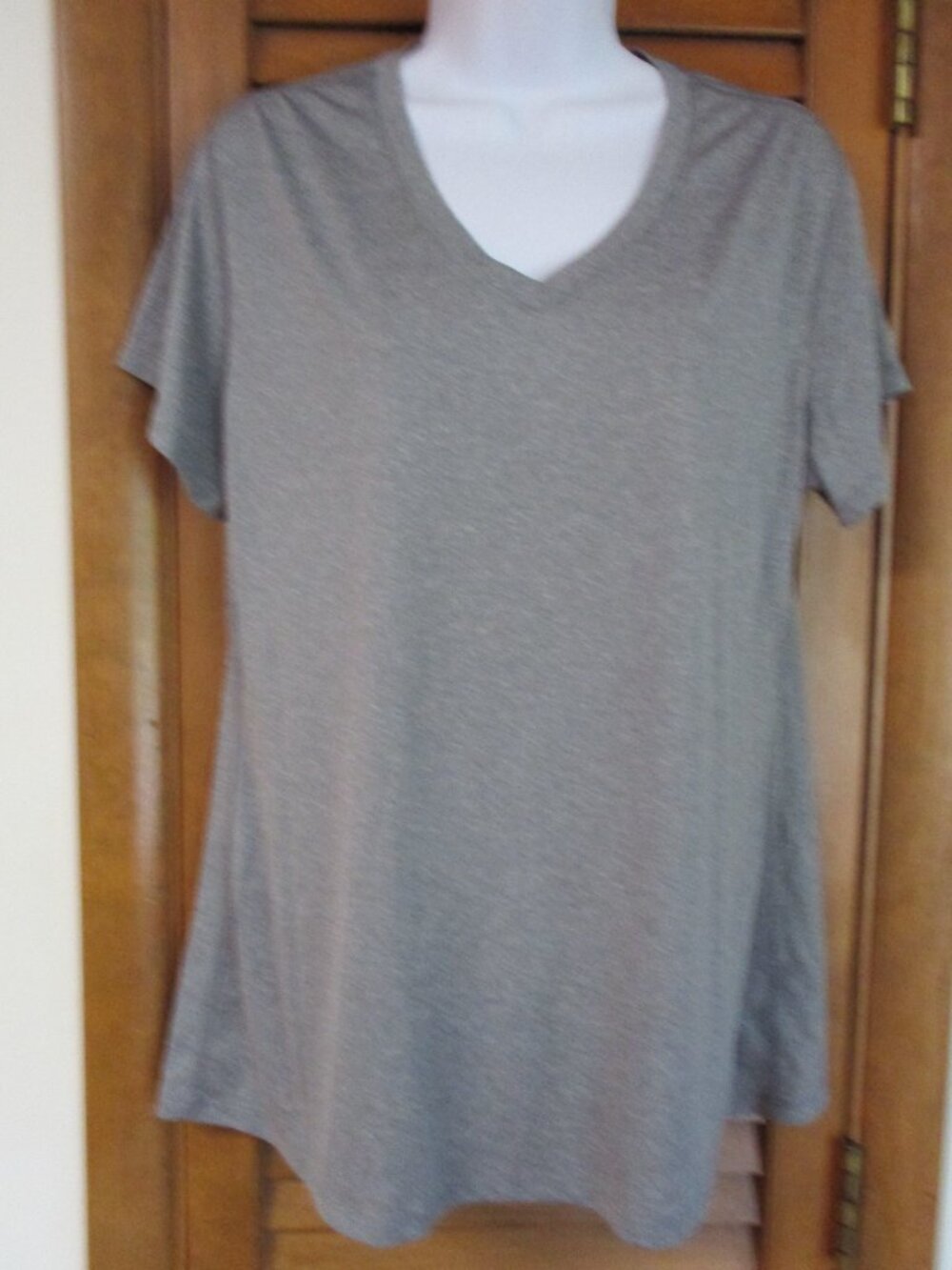 Women's Hanes Sport shirt, size XL